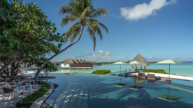 the island spa at four seasons resort maldives at kuda huraa pool
