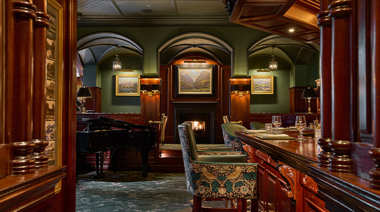 the killarney park Bar Counter & Fireplace