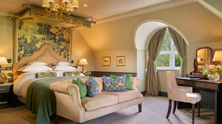 the killarney park Muckross Suite Master Bedroom