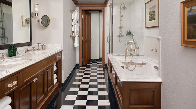 the lodge at sea island bathroom