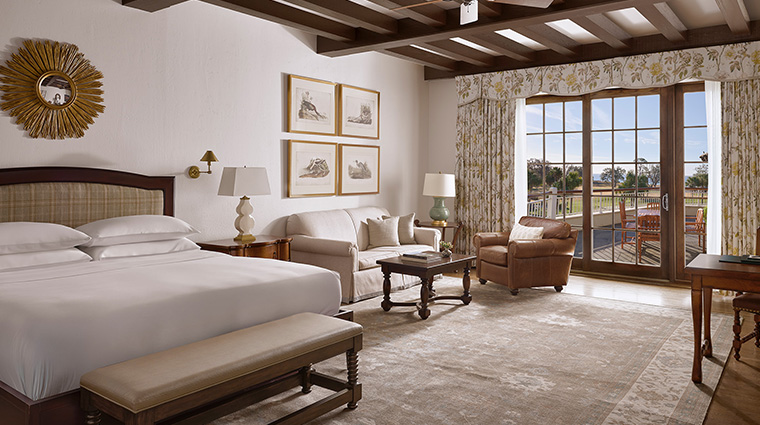 the lodge at sea island deluxe room king bed