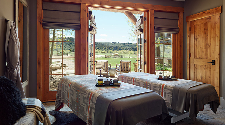 the lodge and spa at brush creek ranch spa treatment room