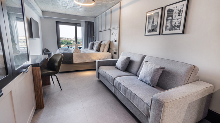 the londoner hotel sliema junior suite