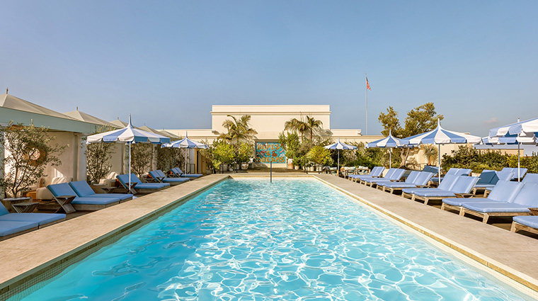 the maybourne beverly hills rooftop pool4