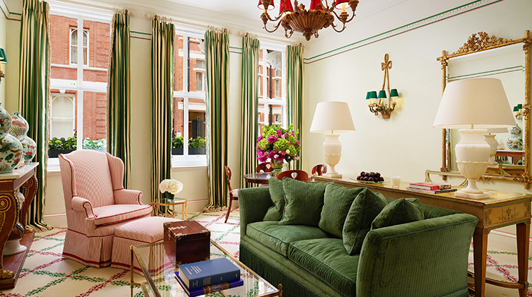 the milestone hotel residences kensignton palace residense living room
