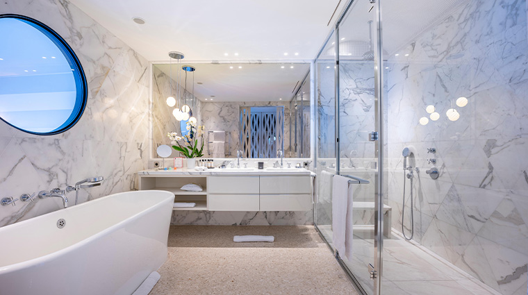 03the monte carlo beach bathroom