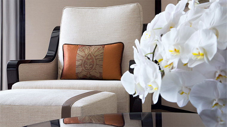 the peninsula hong kong grand deluxe harbour view suite details