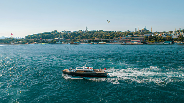 the peninsula istanbul Boat