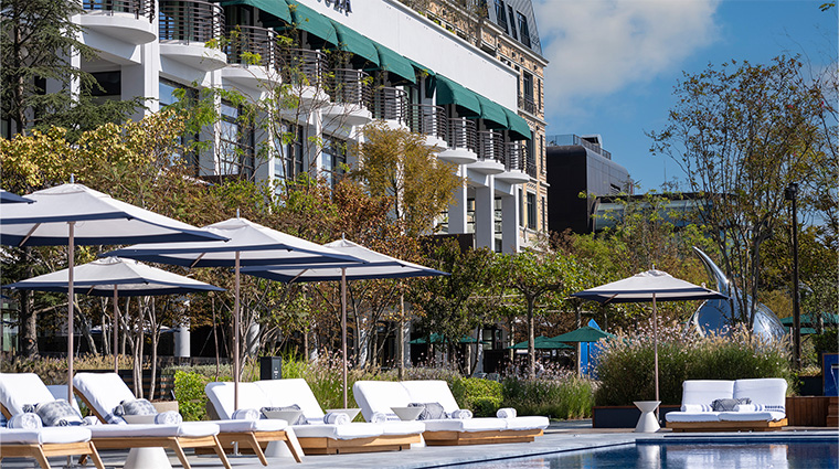 the peninsula spa and wellness centre abelia pool outdoor2