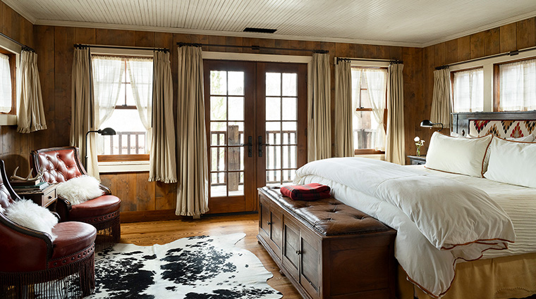 the ranch at rock creek sharps lodge room