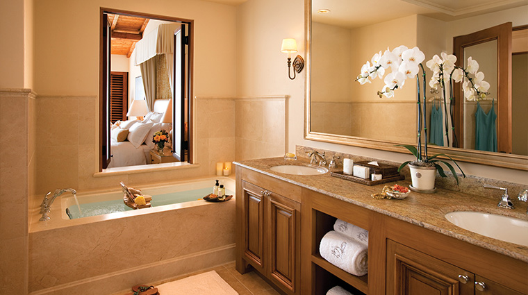 PropertyImage TheResortatPelicanHill Hotel GuestroomsandSuites Bathroom 5 CreditTheIrvineCompanyResortProperties