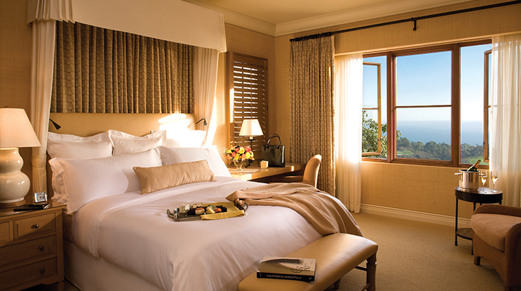 PropertyImage TheResortatPelicanHill Hotel GuestroomsandSuites Villas MasterBedroom 11 CreditTheIrvineCompanyResortProperties