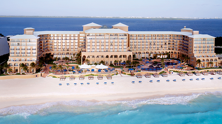 the ritz carlton cancun exterior