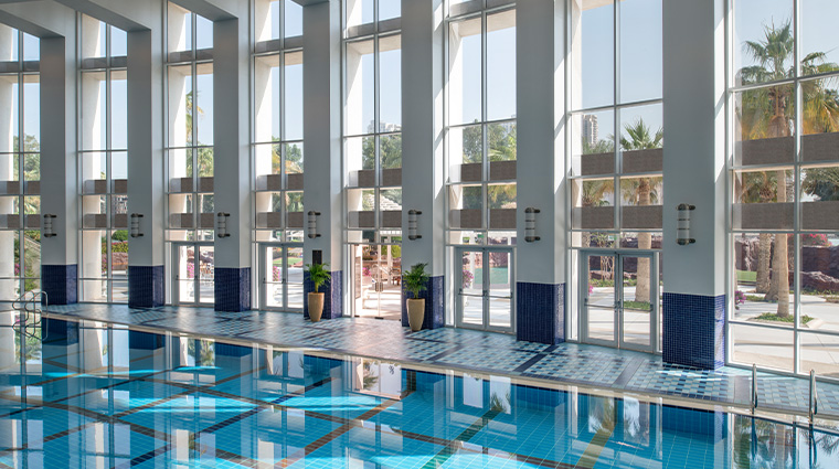 the ritz carlton doha swimming pool