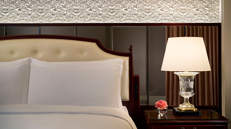 ritz carlton osaka Guestroom headboard