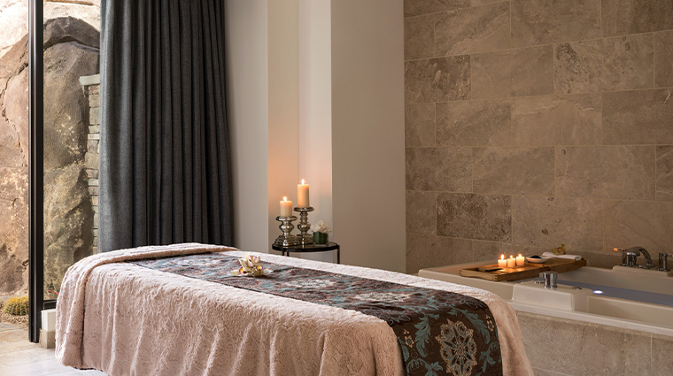 14the ritz carlton rancho mirage spa treatement room