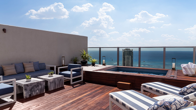 the ritz carlton residences waikiki beach rooftop
