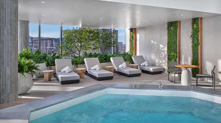 the ritz carlton portland hidden mountain lake pool lounge