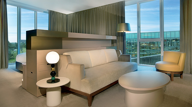 the ritz carlton wolfsburg guestroom2