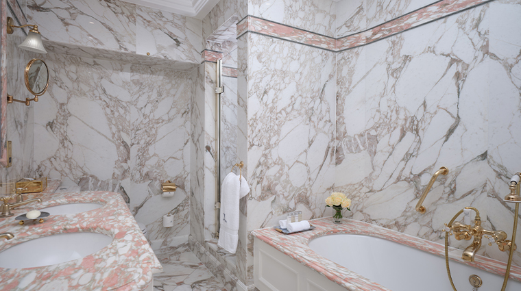 the ritz london Trafalgar Suite bathroom