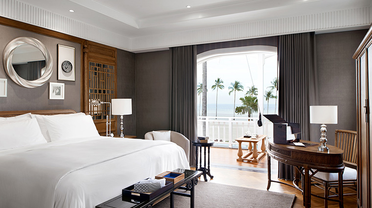 the sanchaya junior suite bedroom