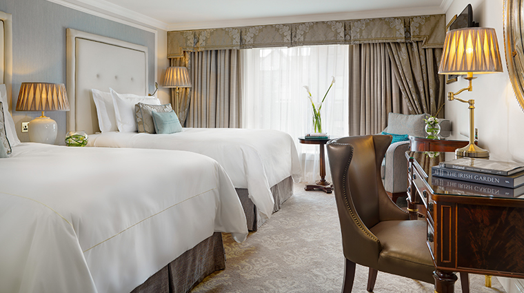 the shelbourne dublin a renaissance hotel double deluxe guest room