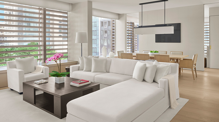 the singapore edition orchard suite living roon