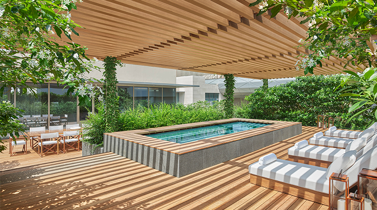 the singapore edition penthouse jacuzzi