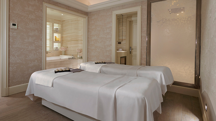 the spa four seasons hotel george v paris treatment room