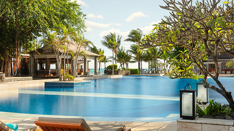 the st regis le morne resort mauritius main pool