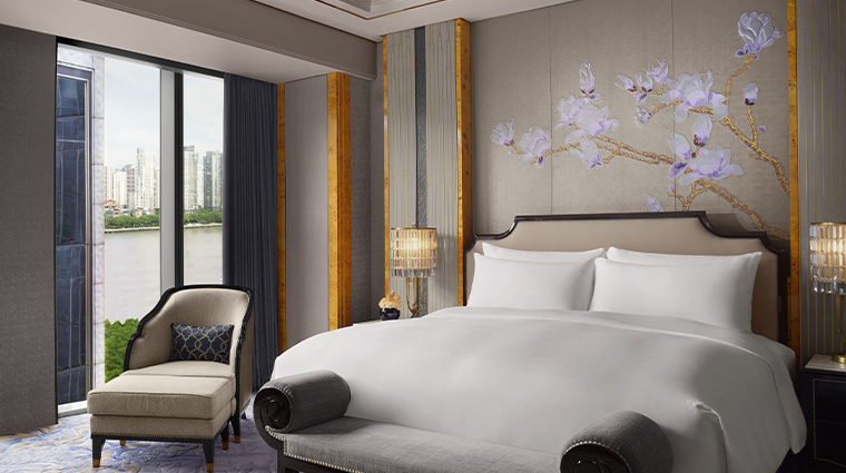 the st regis on the bund shanghai deluxe bedroom