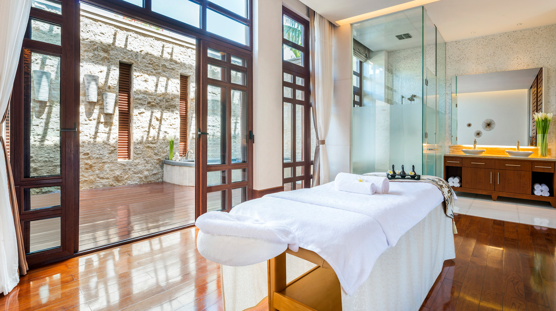 The St. Regis Sanya Yalong Bay Resort - Sanya Hotels - Sanya, China ...