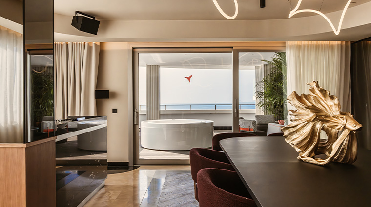 the ushuaia tower dining and jacuzzi2026