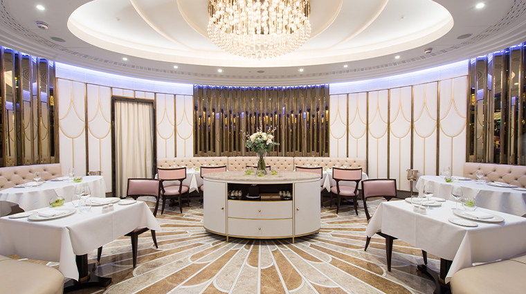 the wellesley knightsbridge a luxury collection hotel oval restaurant wide