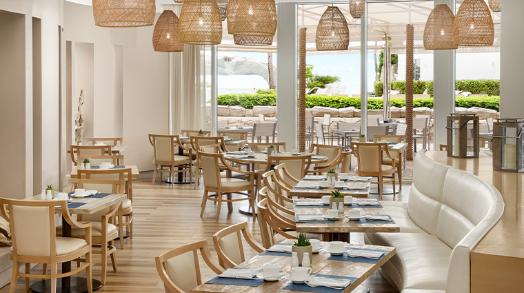trump international beach resort azzurro dining