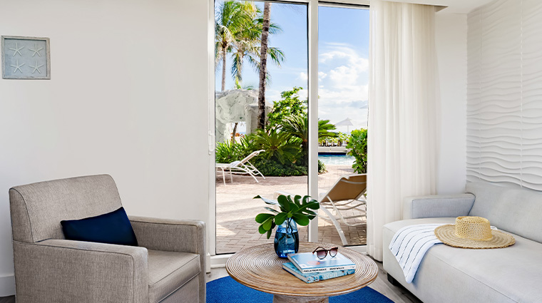 trump international beach resort pool cabana