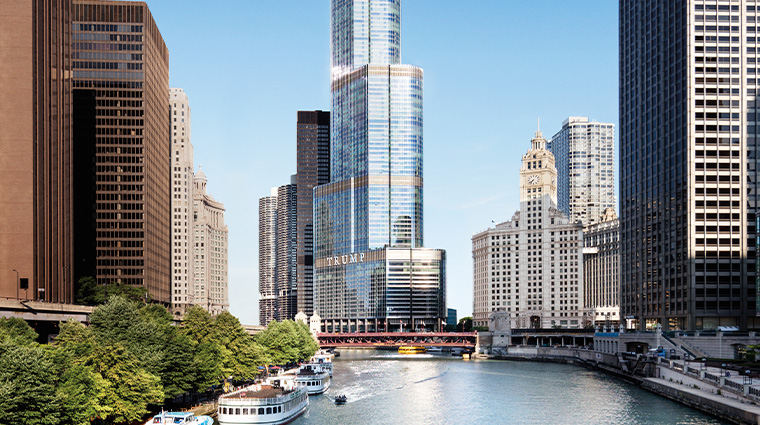 trump international hotel tower chicago exterior water
