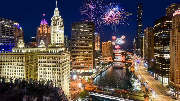 trump international hotel tower chicago ight view