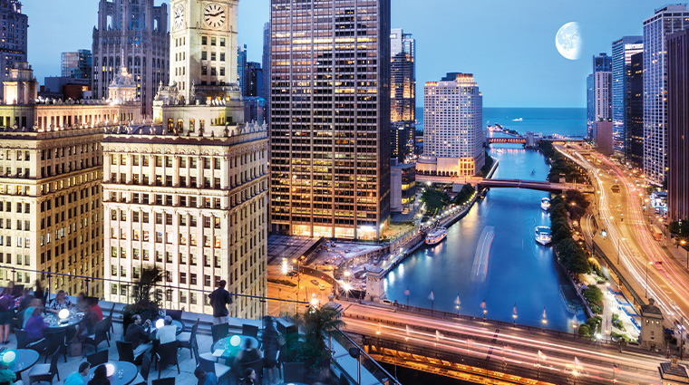 trump international hotel tower chicago terrace dusk