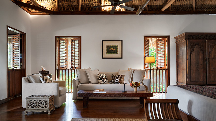 turtle inn living room