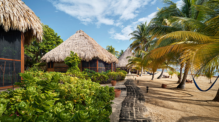 turtle inn lodge exterior