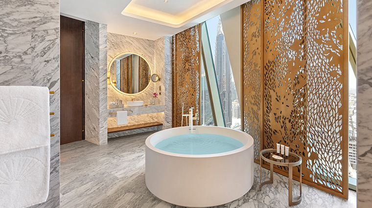mandarin oriental downtown dubai bathroom2
