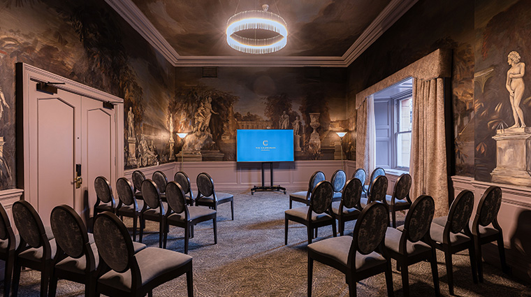 16 the caledonian versailles