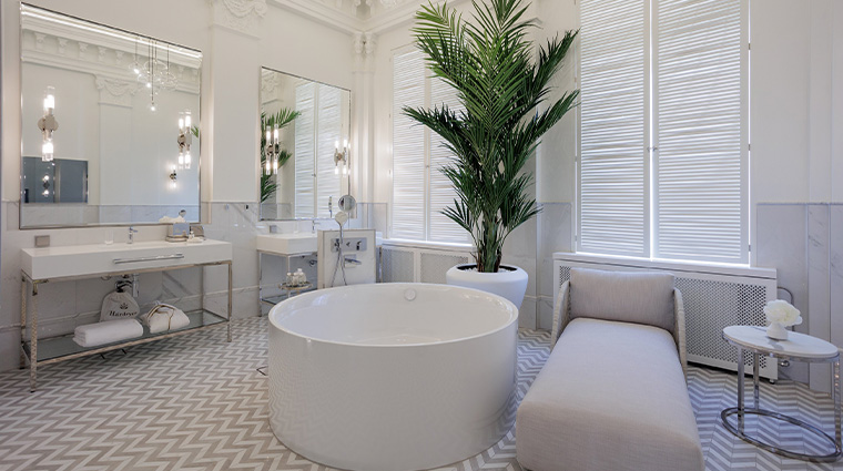 Waldorf Astoria Helsinki Signature Suite Bathroom