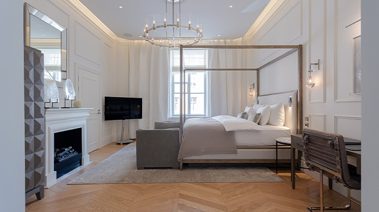 Waldorf Astoria Helsinki Signature Suite Bedroom