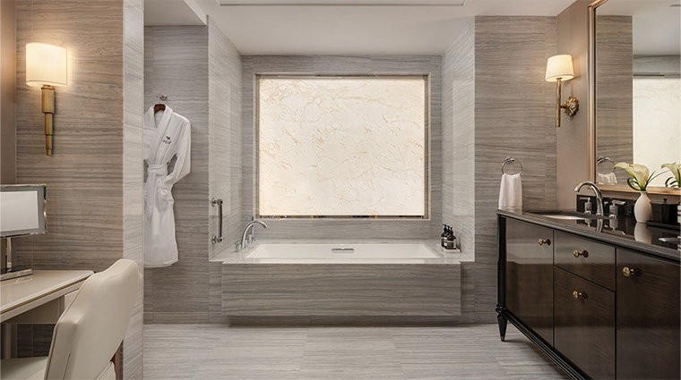 waldorf astoria new york one bedroom suite bathroom
