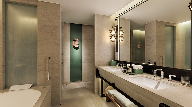 waldorf astoria osaka Room Premier Bathroom