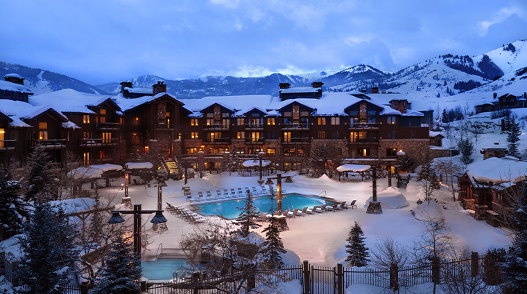 waldorf astoria park city courtyard night syk