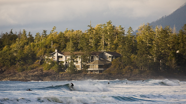 wickaninnish inn tofino surf and the pointe