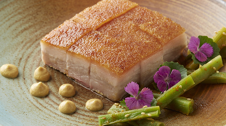 yi by jereme leung crispy pork belly